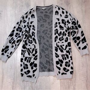 JODIFL Gray Leopard Print Cardigan Sz Sm